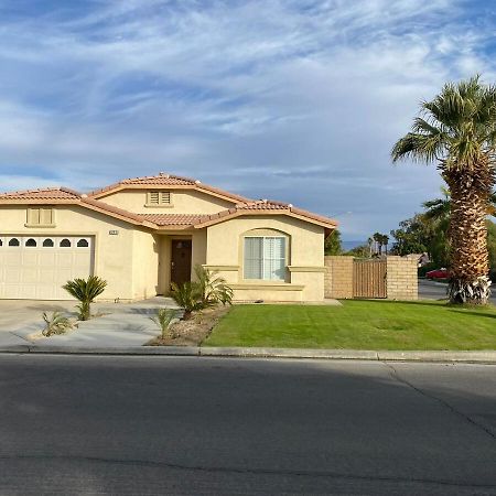 Walking Distance To Stagecoach Villa Indio Exterior foto